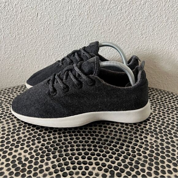 Allbirds women’s size 8 gray wool runners. - Picture 3 of 9
